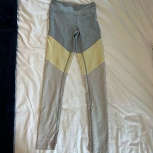 Outdoor voices multi colored leggings (yellow, dark grey, light grey)